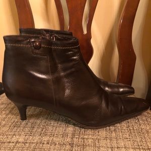Vintage leather brown booties